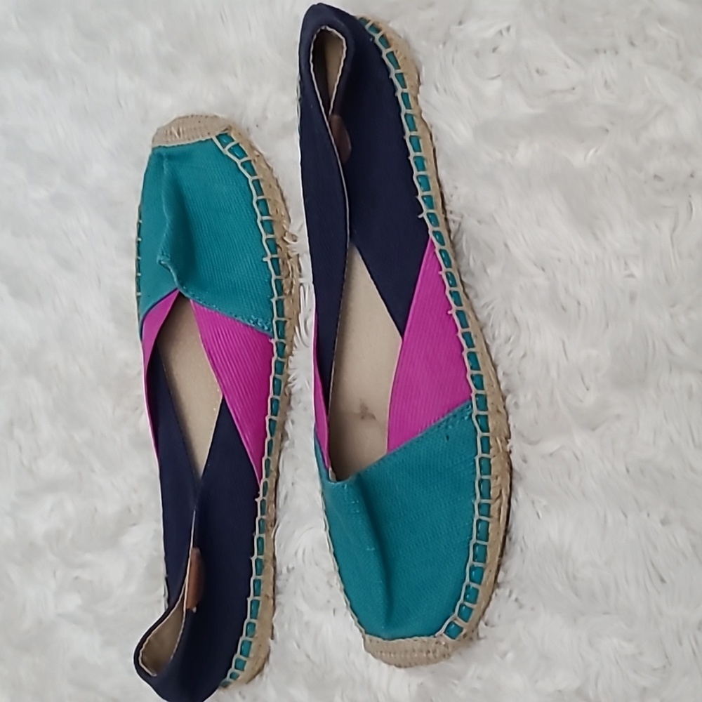 Shoes - Picture 2 of 4